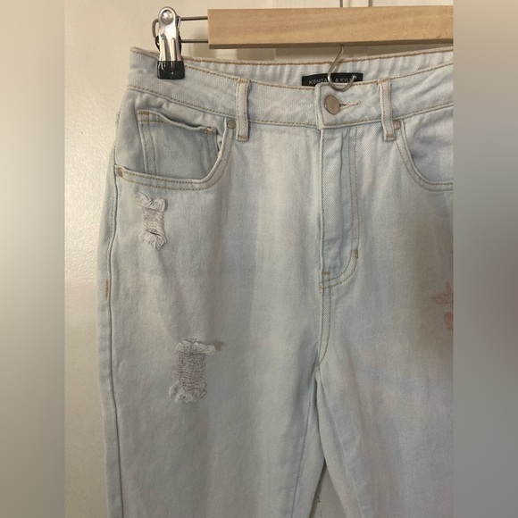 Kendall & Kylie roses embroidered jeans light wash distressed size 25 - Picture 3 of 11